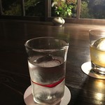 Ba Yamane Ko - 添えられた水のグラスも素敵