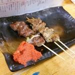 もつ焼 でん - 串盛り5本（かしら、ピートロ）