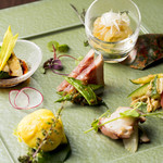 前菜三種盛り合わせ〈2名様分から〉