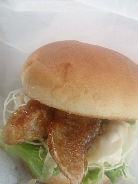 霞ヶ浦を眺めながら 名物行方バーガーの一つ こいパックンを食す By 北方 行方市観光物産館こいこい 行方市その他 ハンバーガー 食べログ