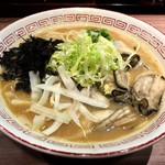 らーめん専門店 拉ノ刻 - 2016年11月21日
      煮干しの日
      いけない芽生恋煮干しらーめん980円
      味噌味 牡蠣増し