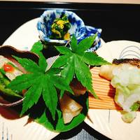 祇園 にしかわ - 八寸     スズキの焼き物&鯖寿司&菊菜の和え物&鱧の卵のゼリー寄せ梅肉のせ&枝豆
