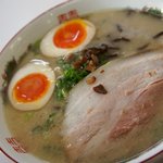 ラーメンまむし - “あっさり地鶏豚骨ラーメン”(650円)。