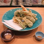 料理屋 あがる - 野菜の天ぷら盛合せ 藻塩ともろみ塩を添えて