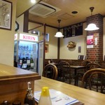 こいわ軒 - 落ち着いた店内