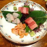 桜寿司 - 赤貝、大トロ、中トロ、カワハギ