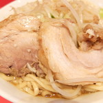 ラーメン二郎 - ２種のチャーシュー