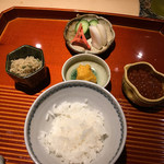 澤いち - 今日は炊き込みご飯ではなく白いご飯 天日干しのピカピカで立っている素晴らしい白米に、生のカラスミ、自家製イクラ、自家製ちりめん山椒とお漬物で頂きます