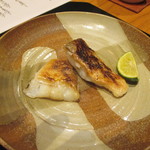 かま田 - ⑧白甘鯛塩焼き。肉が食べられない家内に阿波牛の代わりに。