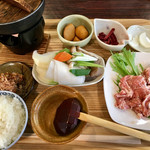 舟伏の里へ おんせぇよぉ～ - ボーノポークの味噌煮ランチ(1300円)