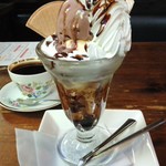 窯右衛門 - チョコパフェ、雪室珈琲
      