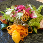 カシュ カシュ - 前菜  スモークチキンのサラダ