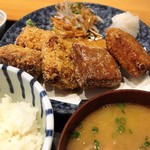 久六 - フライと竜田揚げの定食。美味すぎて涙出た、あら汁の旨味に眠気がきて、幸せすぎてしんだ。