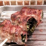 新小屋 - 「ウンチェーの豚バラ巻」シャクシャクとした食感とほのかな苦味が特徴のウンチェー