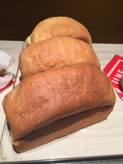 Dhunurarute - バター30%使用の口解けが最高食パン。