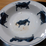 まき村 - 皿も牛ちゃんで合わせて遊び心も増しているね。これもお初。