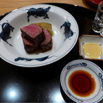 まき村 - 辛子と醤油が途轍も無く合う。牛ちゃんのポテンシャルを余す事無く引き出した捲る。