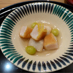 まき村 - 帆立の煎餅揚げと海老芋揚げ出しの銀餡掛け 藤九郎銀杏 針柚子