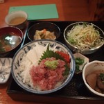 居酒屋 樽 - 日替わり定食：まぐろ丼700円