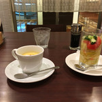 文化洋食店 - 文化洋食店・スープとサラダ、ライスで¥500也