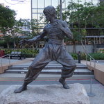Harbourside - ホテルから散歩で行ったブルースリーの銅像