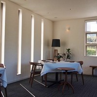 MAISON LAFITE - 平日ランチに11:30からの、テーブル４つ　こじんまり