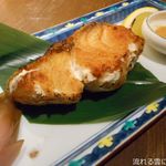 漁港直送鮮魚と四季折々の日本酒 魚と味 - 本九絵塩焼き