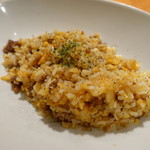 YAICHIRO - 挽き肉の油をまとった玉子ガーリックライス