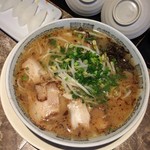 ラーメン小金太 - 大根漬物付き