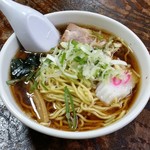 大進亭 - 「セットメニューＤ　チャーハン（小ラーメン・餃子５ケ） (1130円)」の小ラーメン