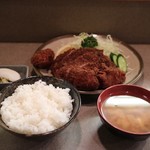 味のとんかつ 丸一 - 上ロース定食(2100円)