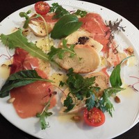 ビストロケンヂ - 前菜　スペイン産生ハム・ハモンセラーノと無花果のテリーヌ