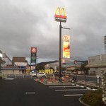 McDonald's - 店舗入り口
                      