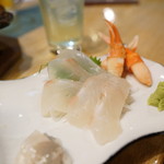 海鮮居酒屋 一の星 - ヒラメ刺し（おまけ付き