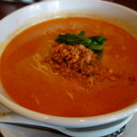 担々麺（918円）