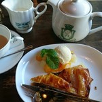 紅茶の館 源 - 冬季限定アップルパイセット セイロンティーなら780円