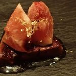 ニクスペシャリテ・マクラ - フォアグラのポアレ、いちぢく、金箔乗せ
