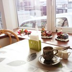 ナチュラル スイーツ シュクレ - ブレンドコーヒー　300円　ケーキのセットで△50円　2016/11