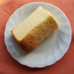 シフォンケーキ　ミニサイズ1ピース　150円　全然ミニじゃないです　2016/11