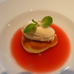 ミッシェル ナカジマ - 山形産ラフランスに詰めたアーモンドクリームのグラチネ　赤すぐりのスープ
