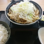 Yoshinoya - 豚味噌鍋膳 680円