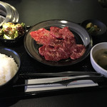 焼肉Dining零 - カルビ＆ハラミ ランチ 肉増量
