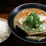 賢蔵辣麺 - 
