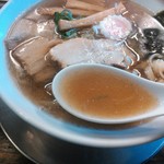 よこじ - 煮干しが程よく利いたスープ