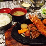 シェフ - エビフライ＋ステーキ＋クリームコロッケセット：1,200円