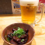 酒と料理のなつ - プレミアムモルツ（￥670）、醤油豆（￥420）。煎ったそら豆を甘辛く漬け込んだ、香川の郷土料理