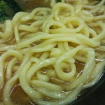 川崎家 - 麺は酒井のモッチリ麺。