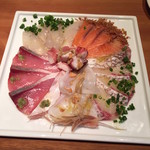TAVERNA UOKIN - 海の幸のカルパッチョ6点盛 980円(税サ別)