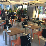 TAVERNA UOKIN - 外テーブル