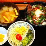 豚玉丼セット 小盛 800円